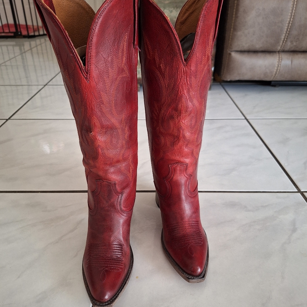 Freebird Jackson cowboy boot Red distressed Size 9